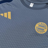 ENSEMBLE ÉTÉ HAUT/BAS BAYERN MUNICH 2026/2027